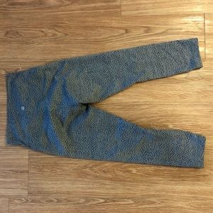 Lululemon leggings size 6